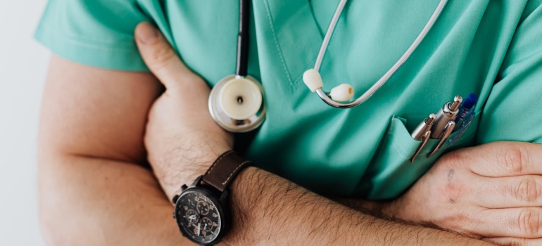 a doctor ready to perform a medical detox